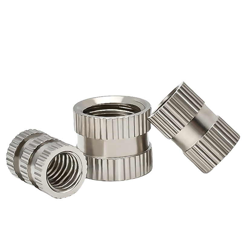 埋め込みインサートナット